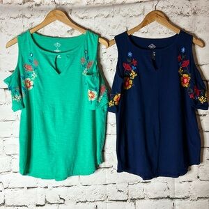 Women’s aqua and navy blue embroidered open shoulder tops S